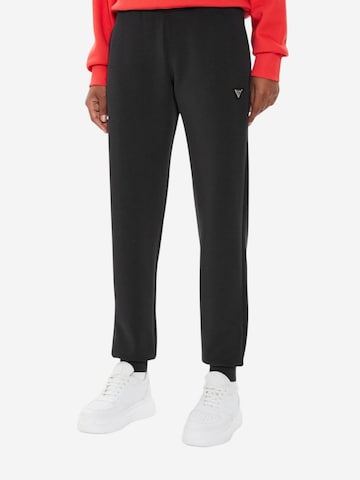 GUESS - Pantalón deportivo en negro: frente