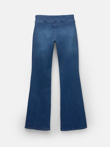 Pull&Bear Flared Jeans in Blauw