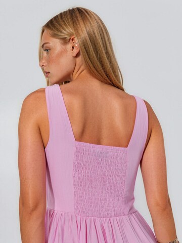 Robe Busem en rose