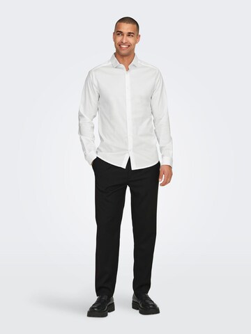 Only & Sons - Ajuste estrecho Camisa de negocios 'ONSJordan' en blanco