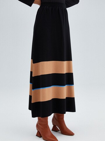 Touché Privé Skirt 'Striped Knitwear Skirt With Elastic Waist' in Brown