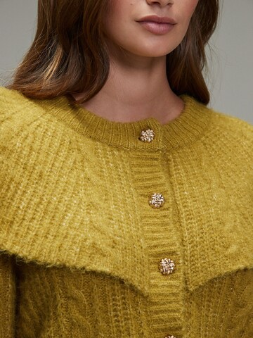 Next Плетена жилетка в жълто