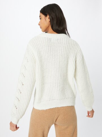 PIECES Sweater 'Kassandra' in White