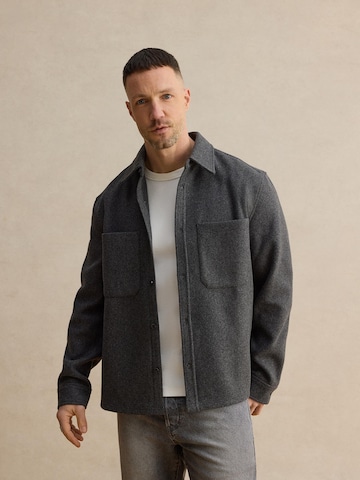 DAN FOX APPAREL Comfort fit Srajca 'Ali' | siva barva: sprednja stran