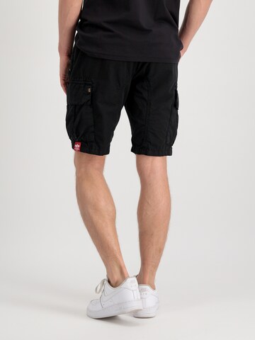 ALPHA INDUSTRIES Regular Shorts in Schwarz