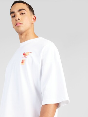 NIKE - Camisa funcionais 'Sole Food' em branco