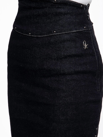 Queen Kerosin Skirt in Black