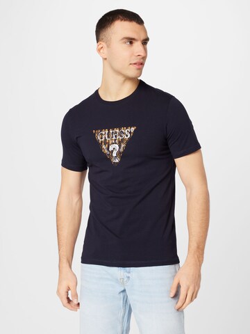 Tricou de la GUESS pe albastru: față