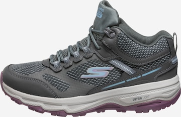 Baskets basses 'Go Run Trail Altitude' SKECHERS en gris