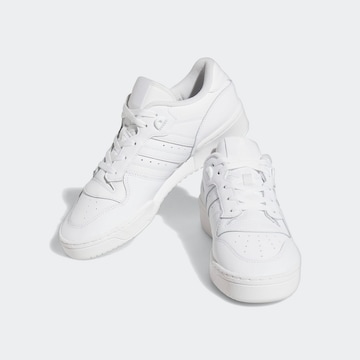 Baskets basses 'Rivalry' ADIDAS ORIGINALS en blanc