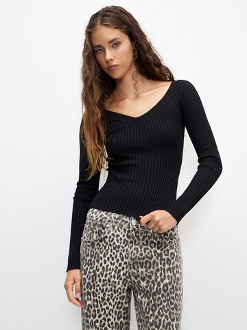 Pull-over Pull&Bear en noir : devant