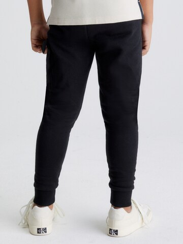 Calvin Klein Jeans - Tapered Pantalón en negro