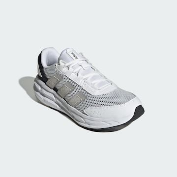 ADIDAS SPORTSWEARNiske tenisice 'Astrastar' - bijela boja