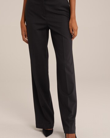 WE Fashion Regular Trousers with creases in Black