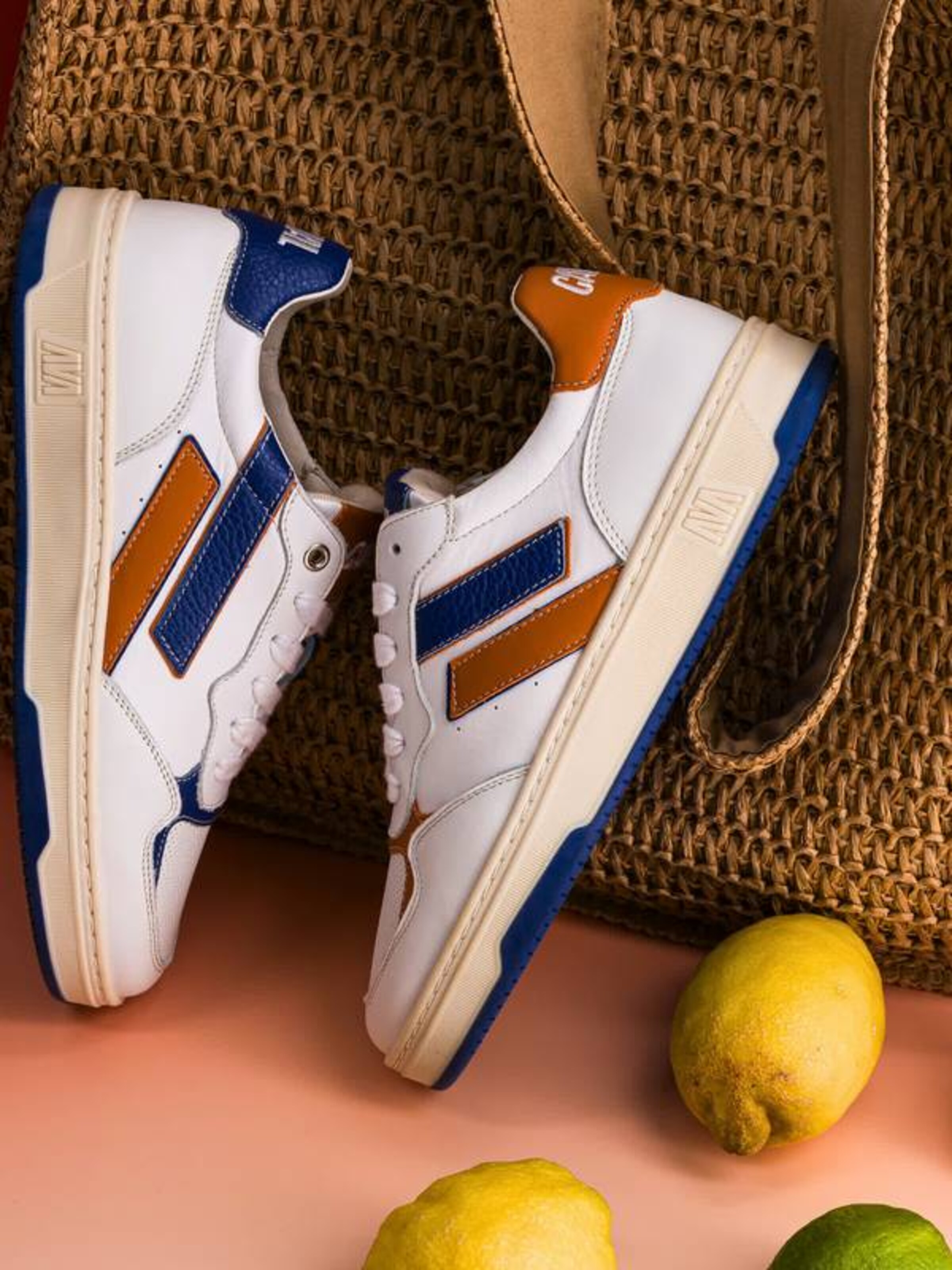 Caval - Sapato com atacadores ' FLOW ' em azul