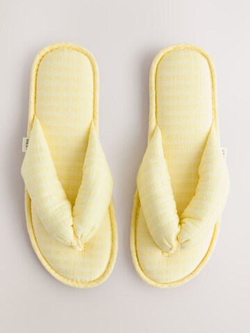Next - Zapatillas de casa en amarillo