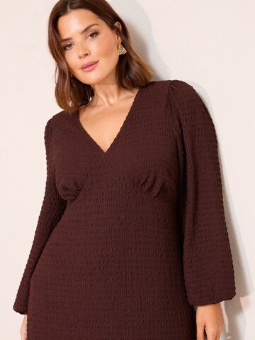 Friends Like These Платье в Коричневый