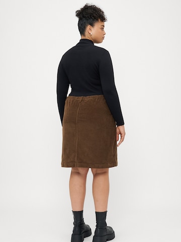 Jupe 'CARAMAZING' ONLY Carmakoma en marron