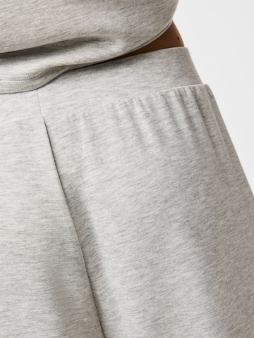 PIECESLoosefit Hlače 'PCPolly' - siva boja