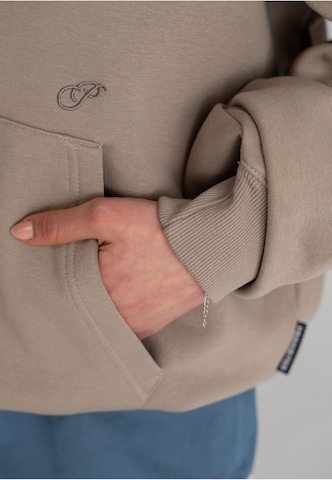 Sweat-shirt 'Hometown' Prohibited en gris