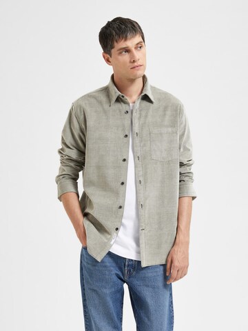 Coupe regular Chemise 'BENJAMIN' SELECTED HOMME en vert : devant