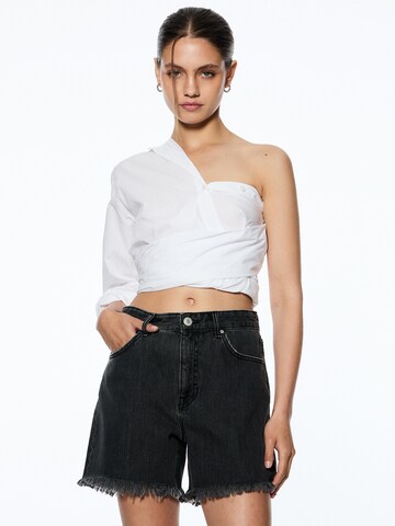 Pull&Bear Regular Shorts in Schwarz