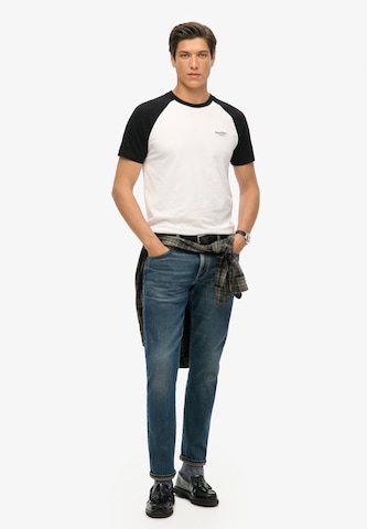 T-Shirt 'ESSENTIAL' Superdry en blanc