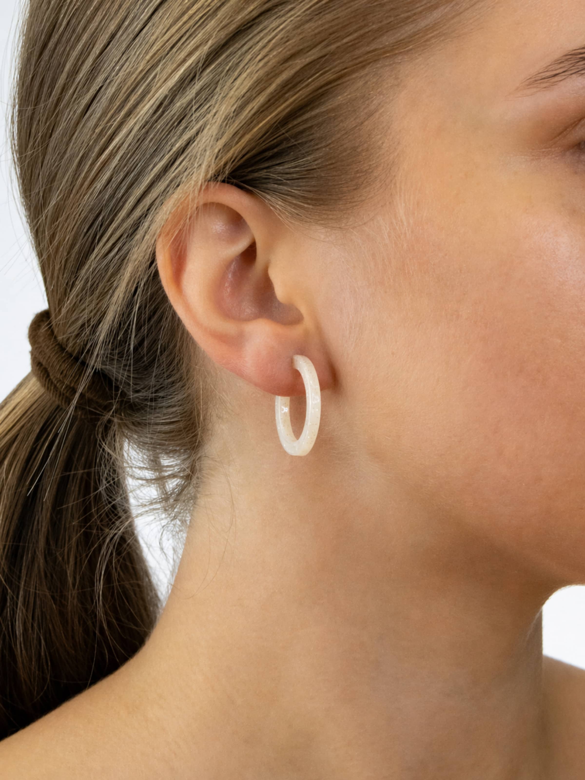 Fräulein Wunder Earrings 'Acetat Anni' in Beige: front