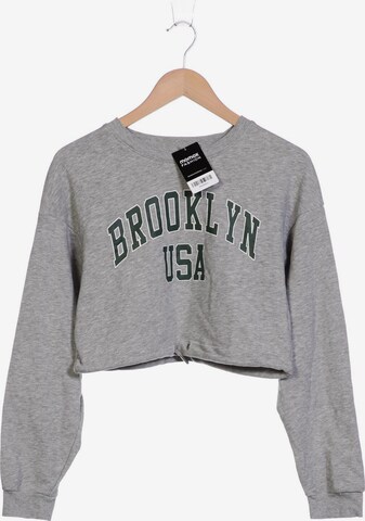 Bershka Sweatshirt & Zip-Up Hoodie in M in Grey: front