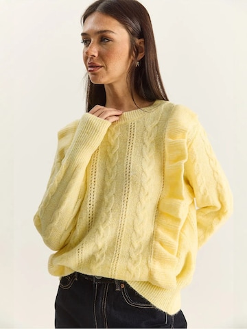 Pullover di Bianco Lucci in giallo