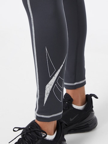 Reebok Skinny Sporthose in Schwarz