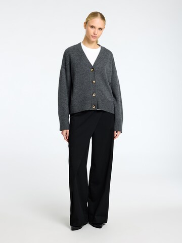 SELECTED FEMME Strickjacke in Grau