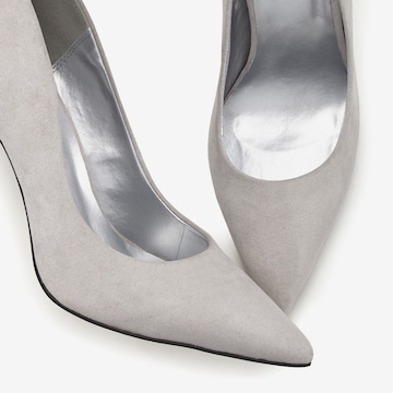 LASCANA Pumps in Grey