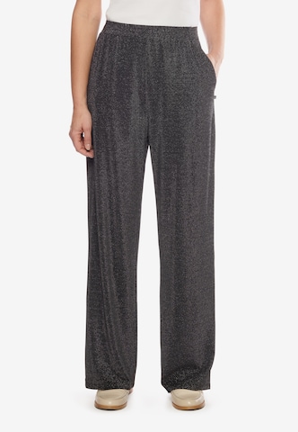 Le Temps Des Cerises Regular Pants in Black: front