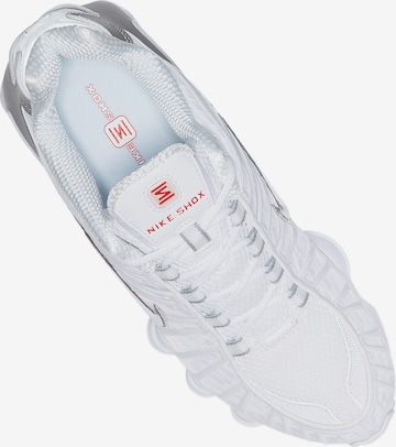 Baskets basses Nike Sportswear en blanc