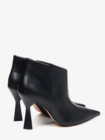 Estro Ankle Boots '613004'‌ in Schwarz