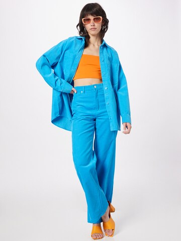 Monki Blouse in Blauw