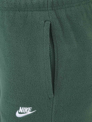Nike Sportswear Loosefit Byxa 'CLUB SSNL' i grön