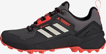 adidas Terrex Ниски обувки 'TERREX Swift R3' в черно: отпред