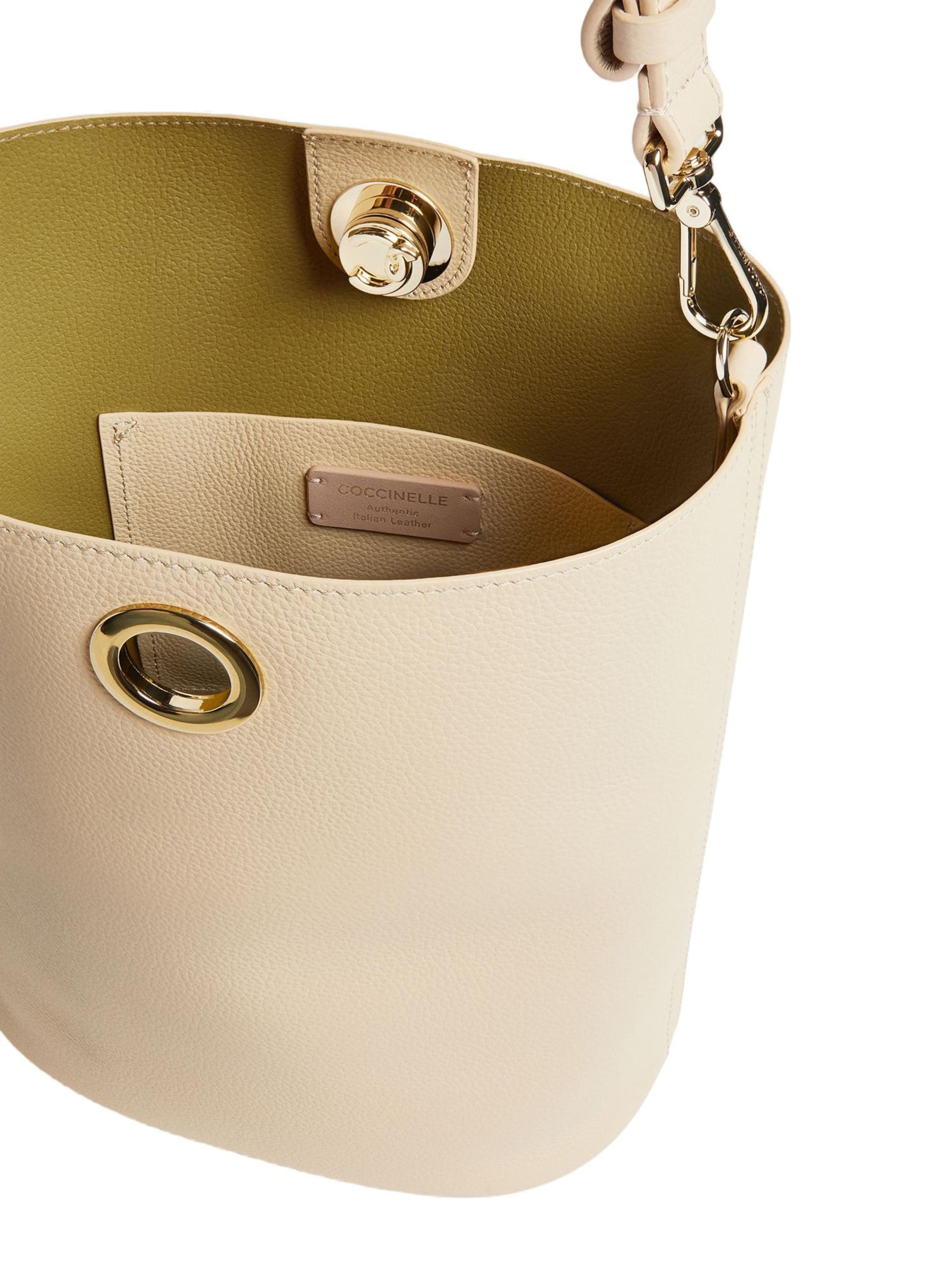 Borsa a mano 'COCCINELLE Nikla S26' di Coccinelle in beige
