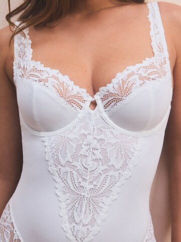 Next Body i hvid