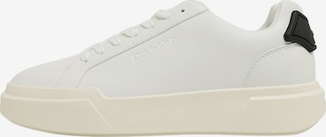 Calvin Klein Matalavartiset tennarit värissä valkoinen: etupuoli