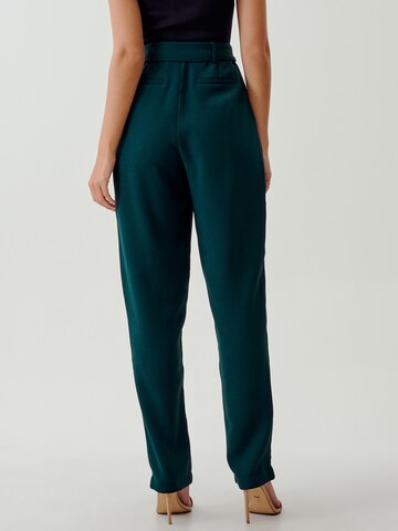 Tussah Štandardný strih Plisované nohavice 'ALANA' - Zelená: zadná strana