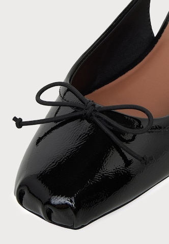 STEVE MADDEN Балетки с ремешком 'Loved' в Черный