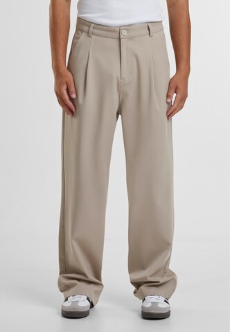 Loosefit Pantaloni con pieghe 'Tahlo' di 2Y Studios in marrone