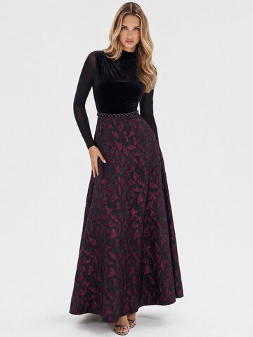 Rochie de la APART pe roșu