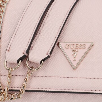 GUESS Skuldertaske 'Noelle' i pink