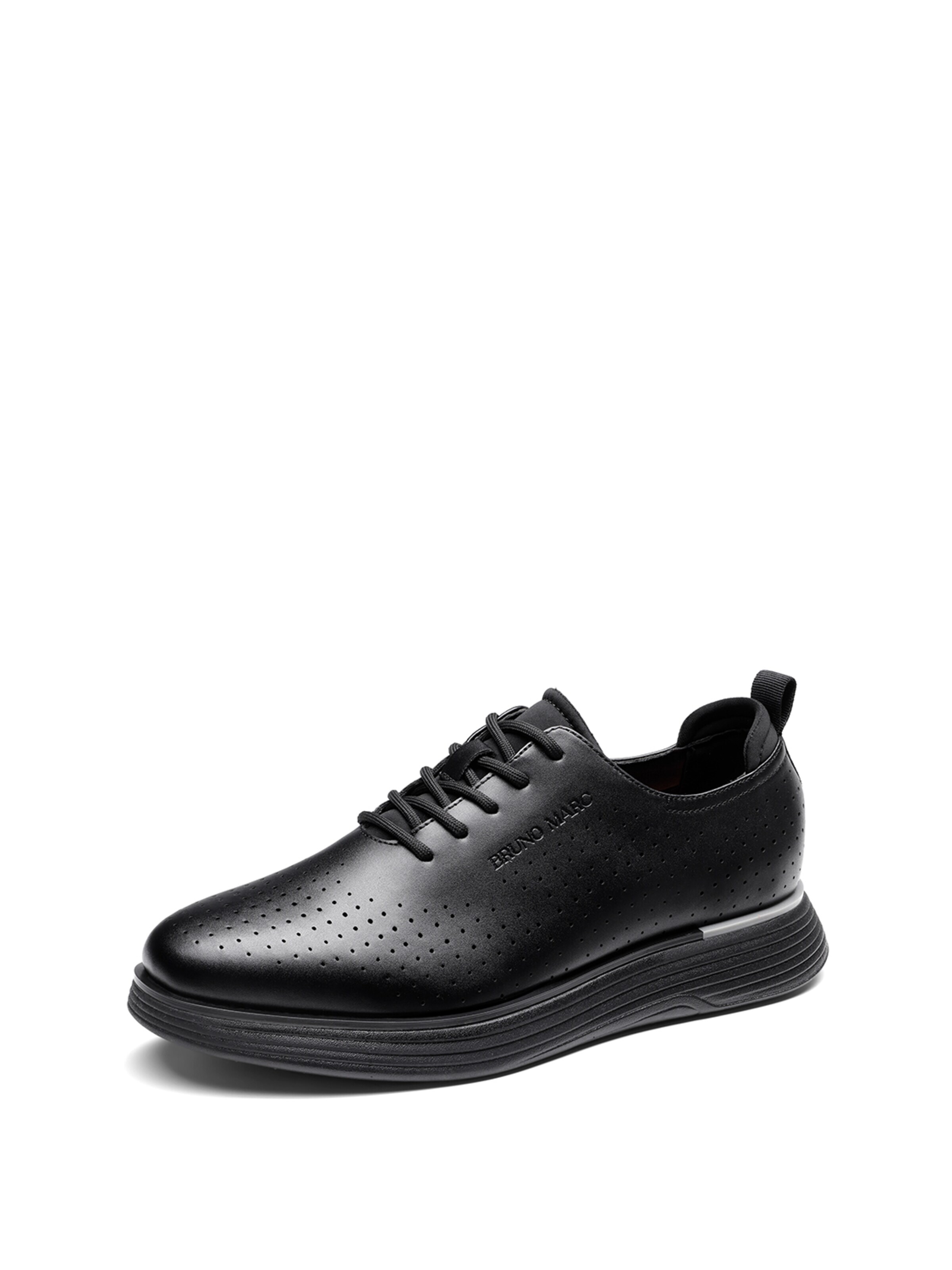 Scarpa stringata di Bruno Marc in nero: frontale