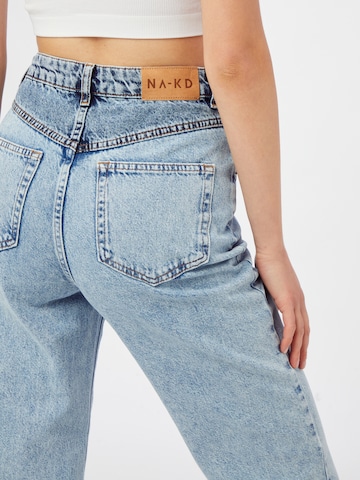 NA-KD regular Jeans i blå