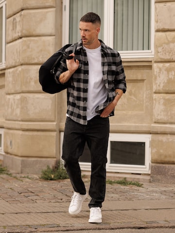 DAN FOX APPAREL Regular fit Πουκάμισο 'Efe' σε γκρι